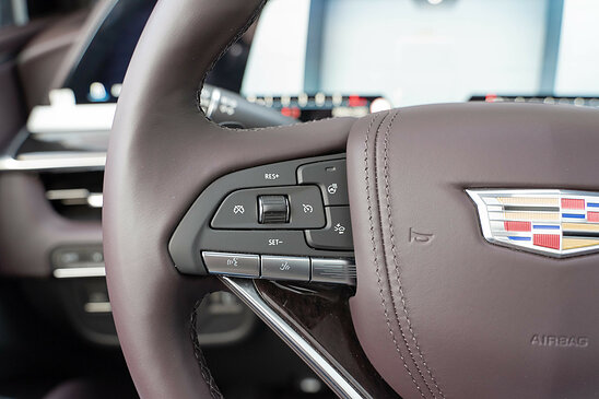Cadillac Escalade 6.2 4WD AT (416 л.с.) Sport Platinum