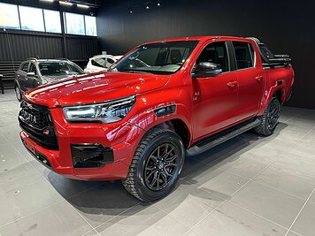 Toyota Hilux 4.0 4WD AT (238 л.с.)