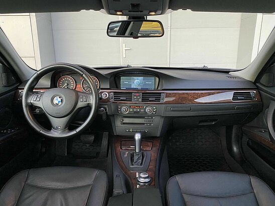 BMW 3 серия 325i 2.5 AT (218 л.с.) Базовая