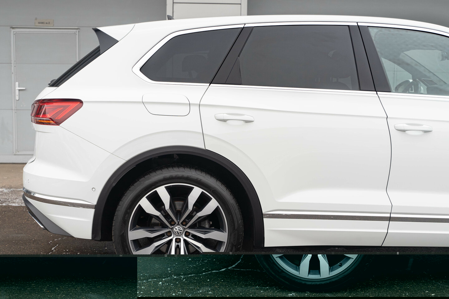 Volkswagen Touareg 3.0 TDI AT (286 л.с.)
