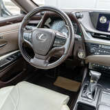 Lexus ES ES 250 2.5 AT (184 л.с.) Premium +