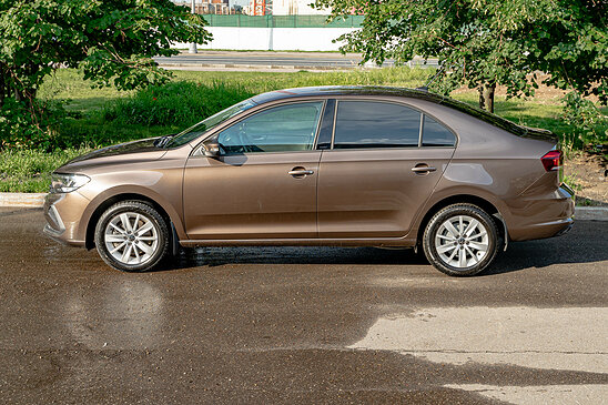 Volkswagen Polo 1.6 MPI AT (110 л.с.) Respect