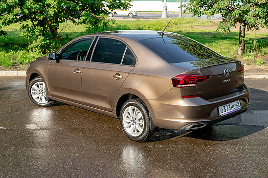Volkswagen Polo 1.6 MPI AT (110 л.с.) Respect