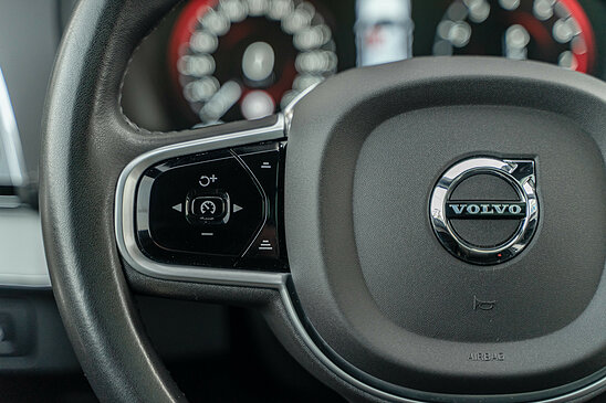 Volvo XC90 2.0 T6 4WD AT (320 л.с.) 5 мест Inscription
