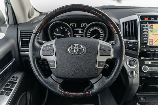 Toyota Land Cruiser 4.5 D AT (235 л.с.) 7 мест Luxe