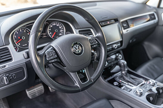 Volkswagen Touareg 4.1 V8 4Motion AT (360 л.с.)