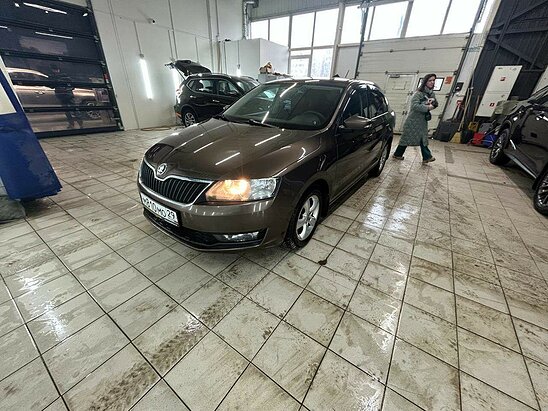 Skoda Rapid 1.6 MPI AT (110 л.с.) Ambition