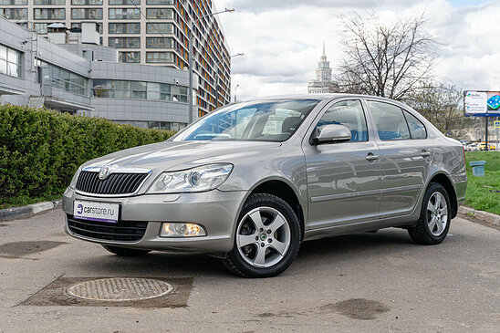 Skoda Octavia 1.8 TSI AT (152 л.с.) Elegance