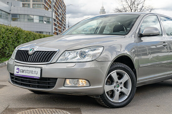 Skoda Octavia 1.8 TSI AT (152 л.с.) Elegance