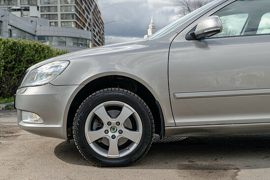 Skoda Octavia 1.8 TSI AT (152 л.с.) Elegance