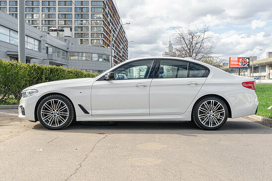 BMW 5 серия 530d 3.0 xDrive Steptronic (249 л.с.) M Sport