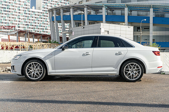 Audi A4 40 TDI 2.0 quattro S tronic (190 л.с.) Sport