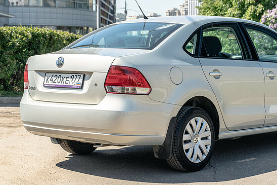 Volkswagen Polo 1.6 MPI MT (105 л.с.)