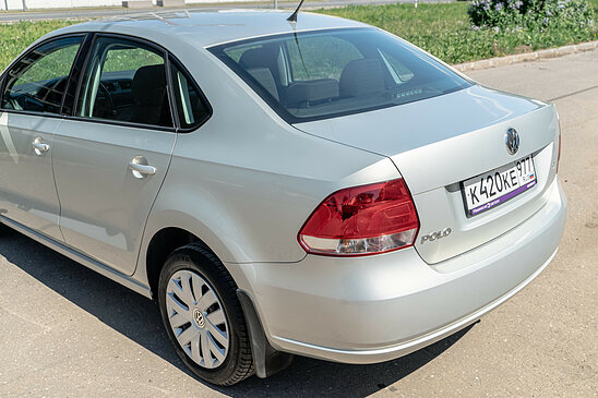 Volkswagen Polo 1.6 MPI MT (105 л.с.)