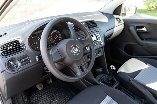 Volkswagen Polo 1.6 MPI MT (105 л.с.)