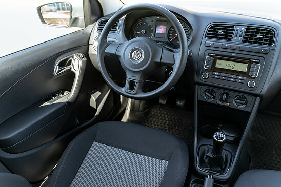 Volkswagen Polo 1.6 MPI MT (105 л.с.)