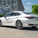 Lexus ES ES 250 2.5 AT (200 л.с.) Premium