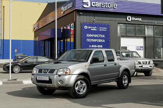 Nissan NP300 2.5 dCi 4WD MT (133 л.с.)