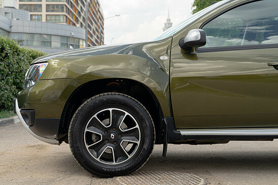 Renault Duster 2.0 4WD AT (143 л.с.) Luxe Privilege