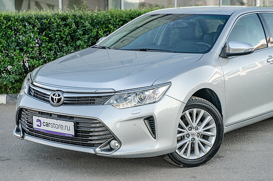 Toyota Camry 2.5 AT (181 л.с.) Элеганс Плюс