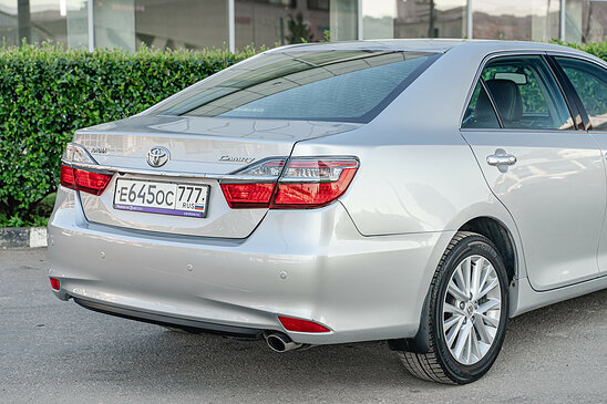 Toyota Camry 2.5 AT (181 л.с.) Элеганс Плюс