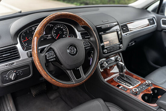 Volkswagen Touareg 3.0 TDI AT (204 л.с.) 4WD