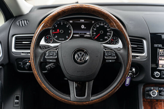 Volkswagen Touareg 3.0 TDI AT (204 л.с.) 4WD