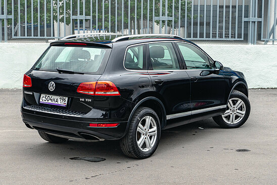 Volkswagen Touareg 3.0 TDI AT (204 л.с.) 4WD