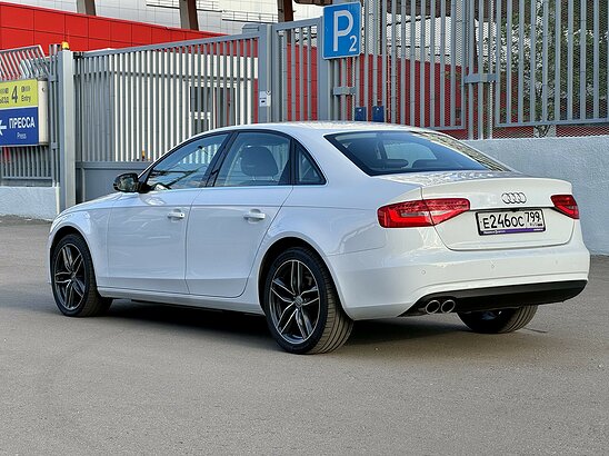 Audi A4 1.8 TFSI Multitronic (170 л.с.) Comfort