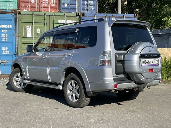 Mitsubishi Pajero 3.0 4WD AT (178 л.с.) Instyle