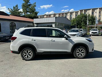 Subaru Forester 2.0 4WD CVT (150 л.с.) Elegance ES