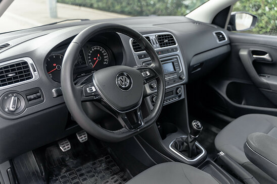 Volkswagen Polo 1.6 MPI MT (110 л.с.) Allstar