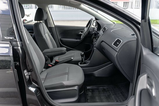 Volkswagen Polo 1.6 MPI MT (110 л.с.) Allstar