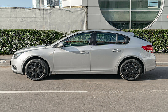 Chevrolet Cruze 1.8 AT (141 л.с.) LT