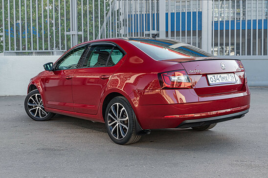 Skoda Octavia 1.6 MPI AT (110 л.с.) Style