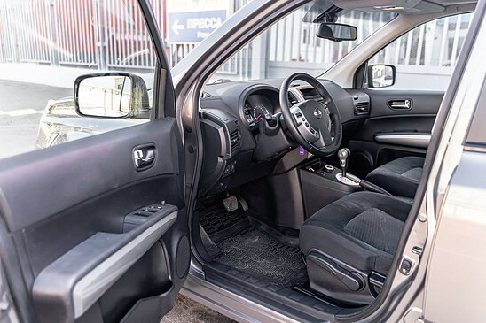 Nissan X-Trail 2.0 4WD CVT (141 л.с.) SE