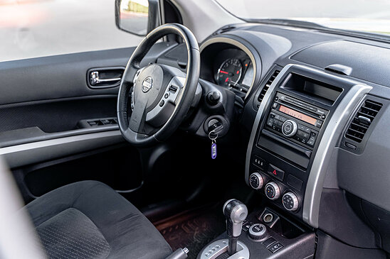 Nissan X-Trail 2.0 4WD CVT (141 л.с.) SE