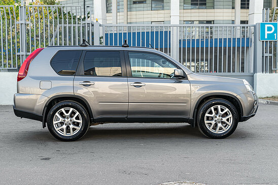 Nissan X-Trail 2.0 4WD CVT (141 л.с.) SE
