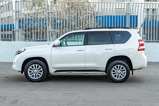 Toyota Land Cruiser Prado 2.8 D AT (177 л.с.) Prestige