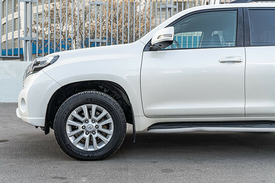 Toyota Land Cruiser Prado 2.8 D AT (177 л.с.) Prestige