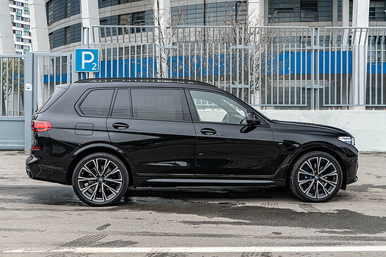 BMW X7 M50d 3.0 xDrive Steptronic (400 л.с.) Special