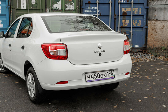 Renault Logan 1.6 MT (82 л.с.) Access