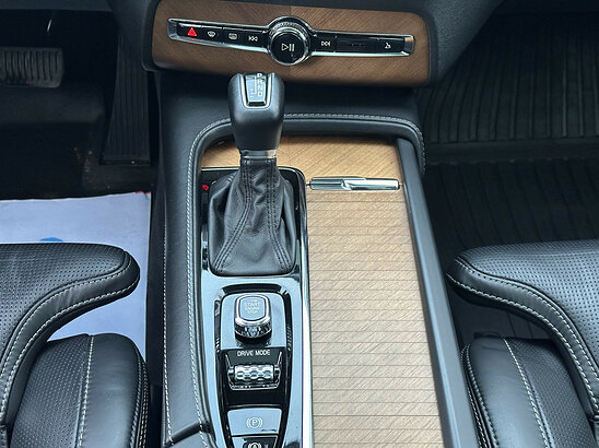 Volvo XC90 2.0 D5 4WD AT (235 л.с.) 7 мест Inscription