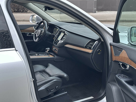 Volvo XC90 2.0 D5 4WD AT (235 л.с.) 7 мест Inscription