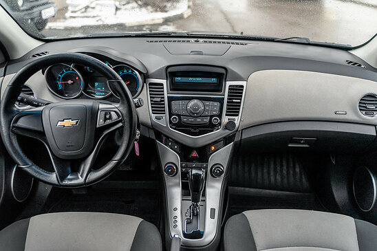 Chevrolet Cruze 1.6 AT (109 л.с.) LS