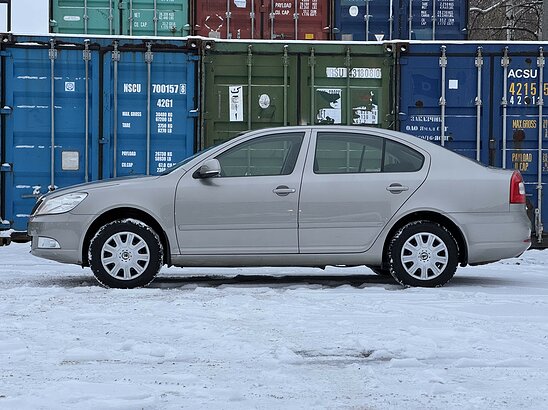 Skoda Octavia 1.6 MPI MT (102 л.с.) Ambiente