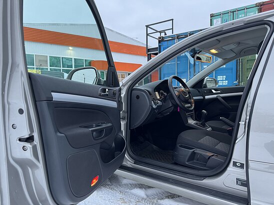 Skoda Octavia 1.6 MPI MT (102 л.с.) Ambiente