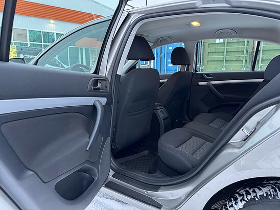 Skoda Octavia 1.6 MPI MT (102 л.с.) Ambiente