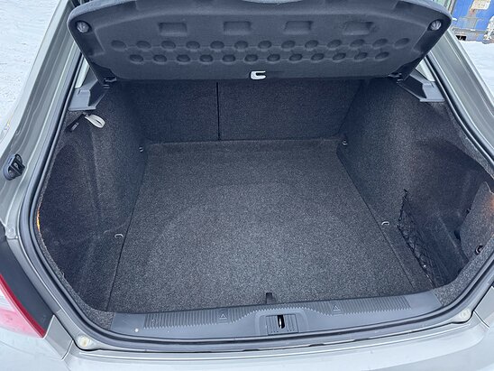 Skoda Octavia 1.6 MPI MT (102 л.с.) Ambiente