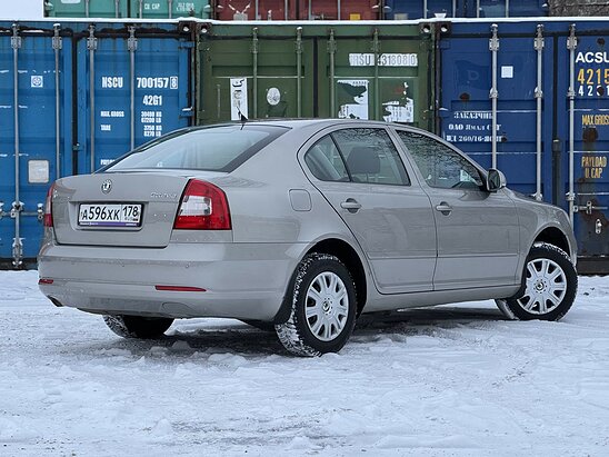 Skoda Octavia 1.6 MPI MT (102 л.с.) Ambiente